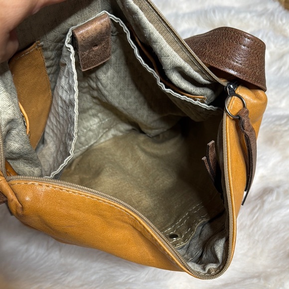 Rough & Tumble Leather Bag - Picture 14 of 14